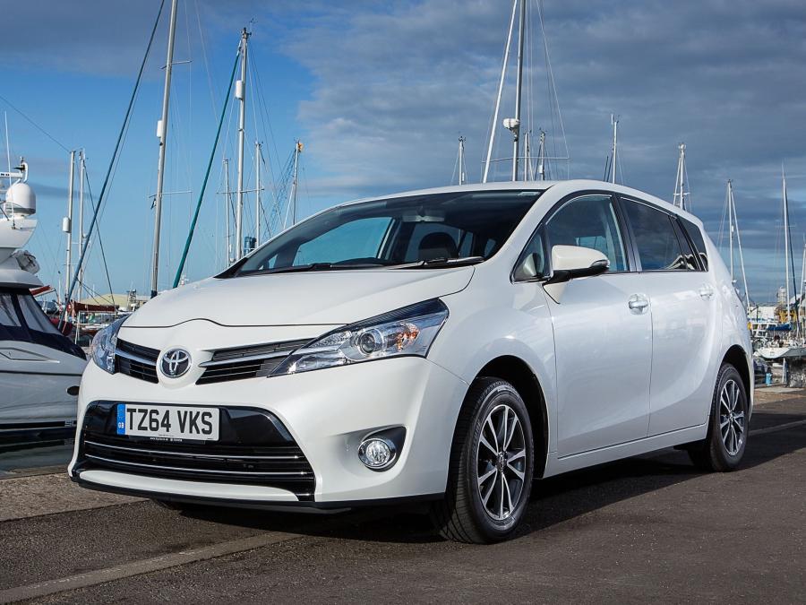  Toyota Verso 2013 года  (UK) (фото 19 из 27)